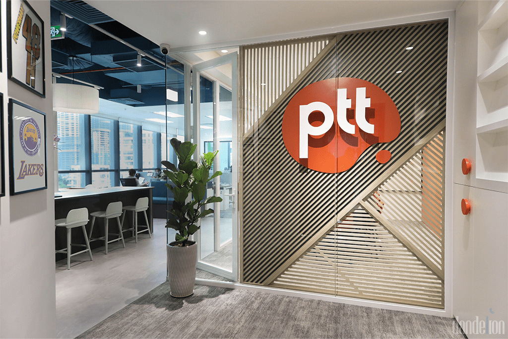 Thi công nội thất văn phòng ptt - lối vào