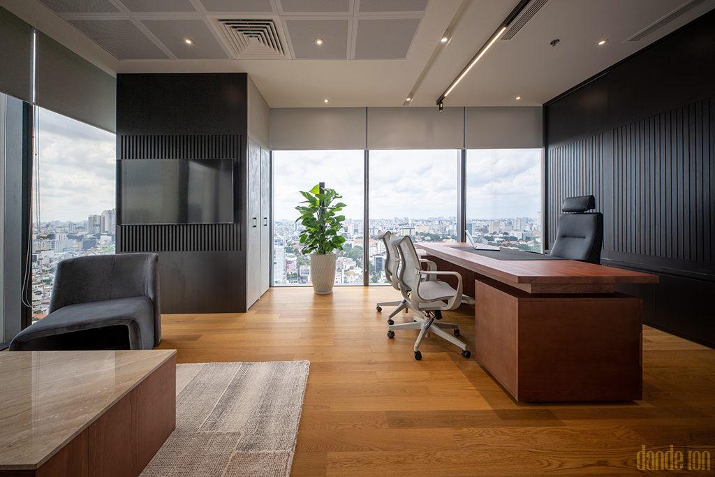 HL General Director office – private and sophisticated executive workspace